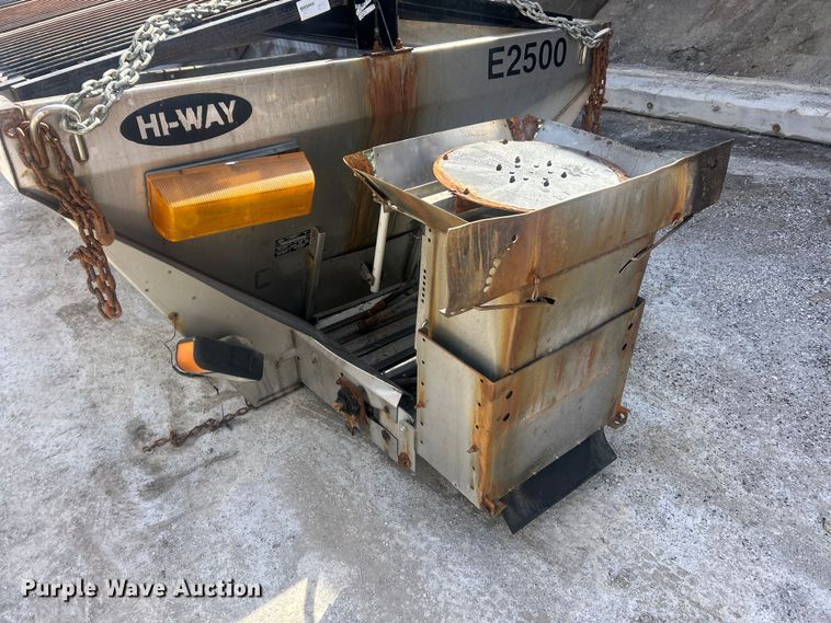 image for item FC5221 Hi-Way E2500 spreader