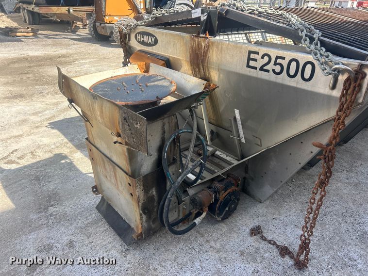 image for item FC5221 Hi-Way E2500 spreader