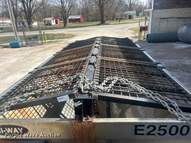 image for item FC5221 Hi-Way E2500 spreader