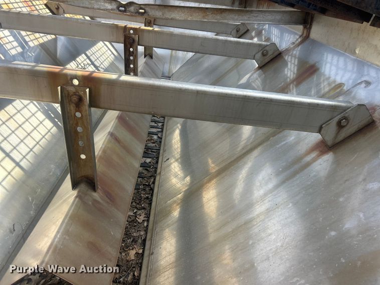 image for item FC5221 Hi-Way E2500 spreader