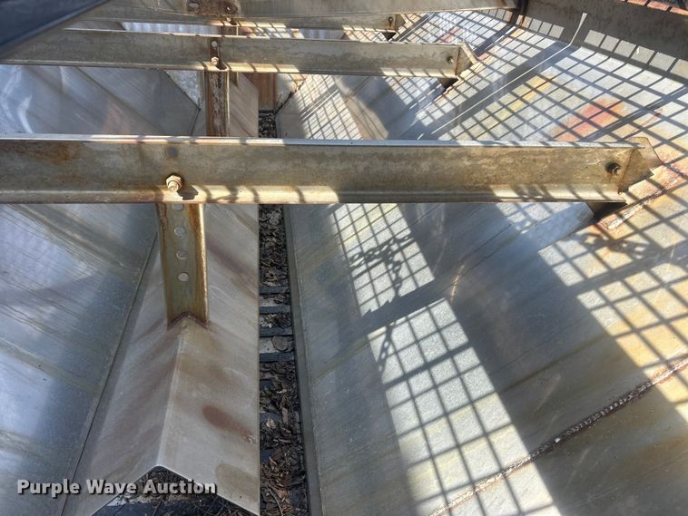 image for item FC5221 Hi-Way E2500 spreader