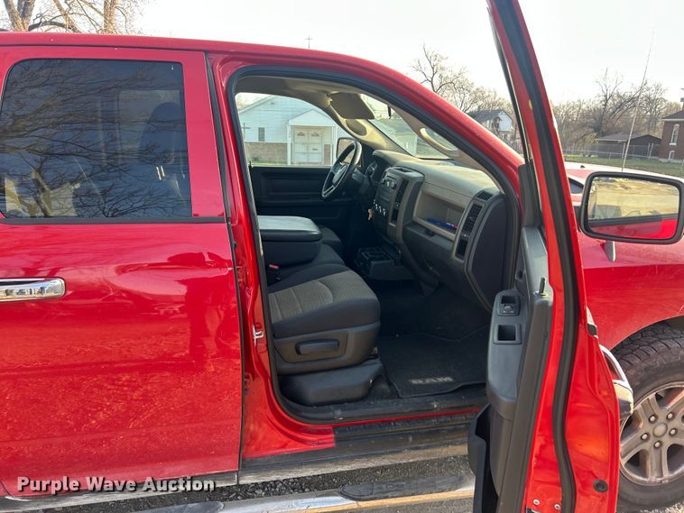 image for item FC5252 2010 Dodge Ram 1500 Ext. Cab pickup truck