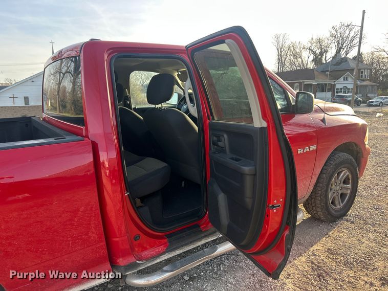image for item FC5252 2010 Dodge Ram 1500 Ext. Cab pickup truck