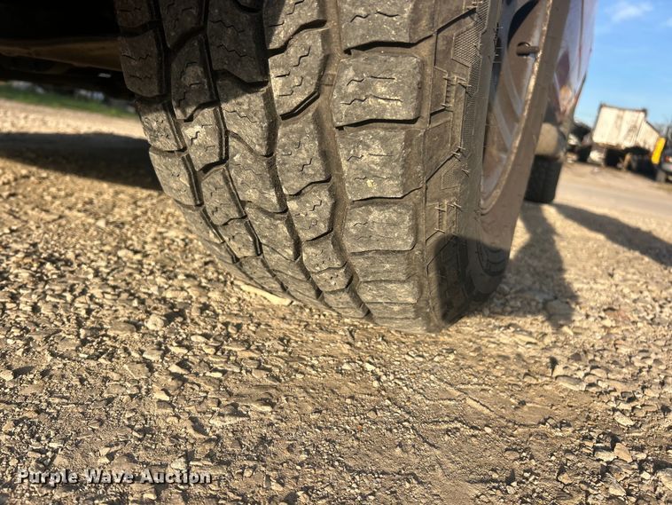 image for item FC5252 2010 Dodge Ram 1500 Ext. Cab pickup truck