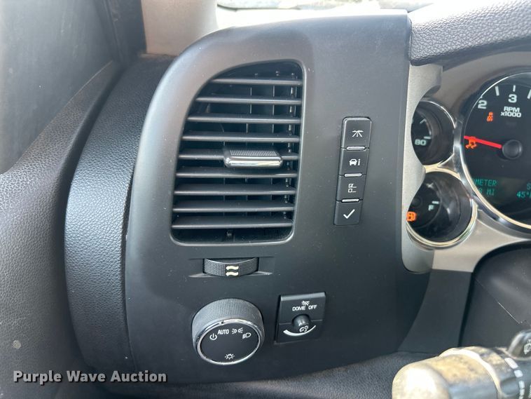 image for item FC5253 2013 Chevrolet Silverado 1500 LT Crew Cab pickup truck