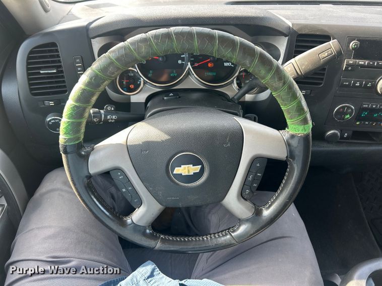 image for item FC5253 2013 Chevrolet Silverado 1500 LT Crew Cab pickup truck