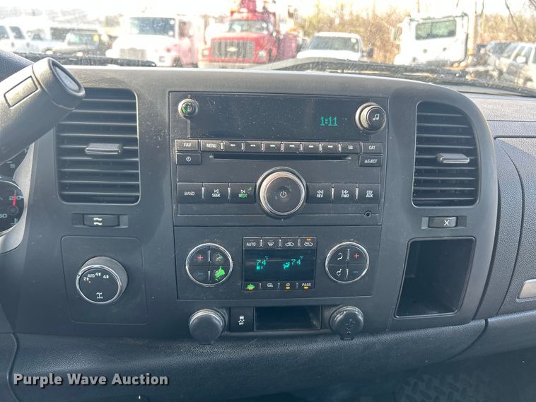 image for item FC5253 2013 Chevrolet Silverado 1500 LT Crew Cab pickup truck