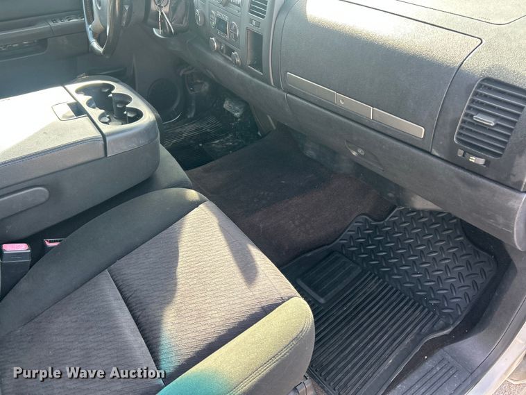 image for item FC5253 2013 Chevrolet Silverado 1500 LT Crew Cab pickup truck