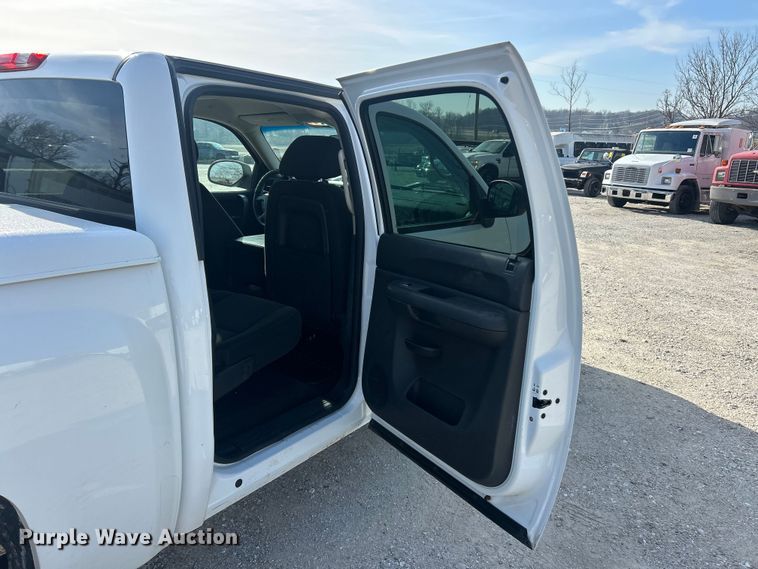 image for item FC5253 2013 Chevrolet Silverado 1500 LT Crew Cab pickup truck