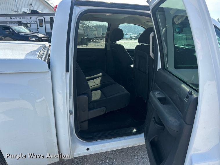 image for item FC5253 2013 Chevrolet Silverado 1500 LT Crew Cab pickup truck