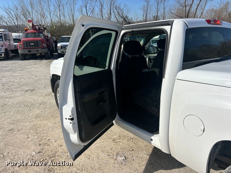 image for item FC5253 2013 Chevrolet Silverado 1500 LT Crew Cab pickup truck