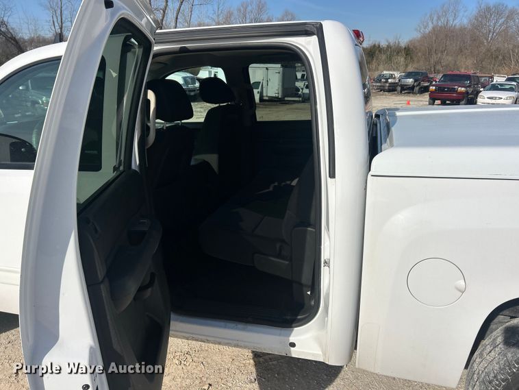 image for item FC5253 2013 Chevrolet Silverado 1500 LT Crew Cab pickup truck