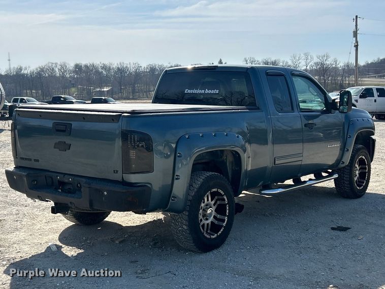 image for item FC5254 2011 Chevrolet Silverado 1500 LT Ext. Cab pickup truck