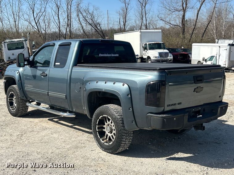 image for item FC5254 2011 Chevrolet Silverado 1500 LT Ext. Cab pickup truck