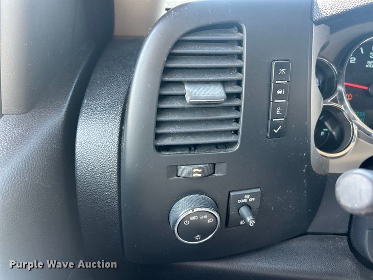 image for item FC5254 2011 Chevrolet Silverado 1500 LT Ext. Cab pickup truck