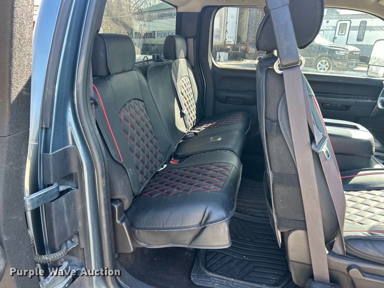 image for item FC5254 2011 Chevrolet Silverado 1500 LT Ext. Cab pickup truck