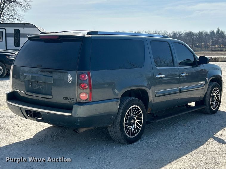 image for item FC5256 2008 GMC Yukon Denali XL SUV