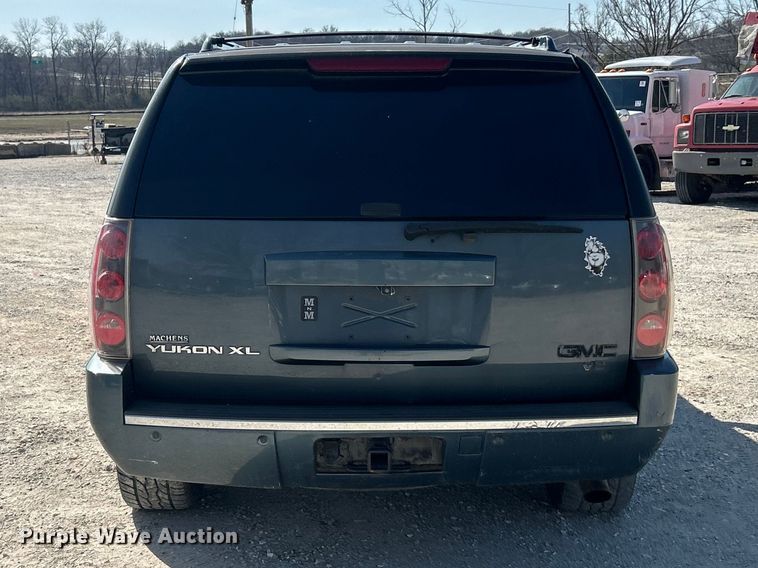 image for item FC5256 2008 GMC Yukon Denali XL SUV