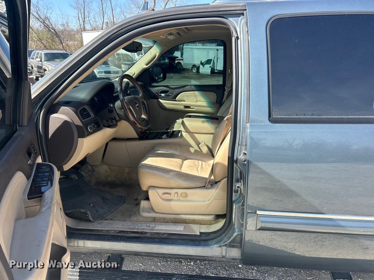 image for item FC5256 2008 GMC Yukon Denali XL SUV
