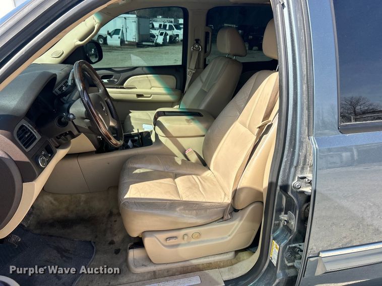 image for item FC5256 2008 GMC Yukon Denali XL SUV