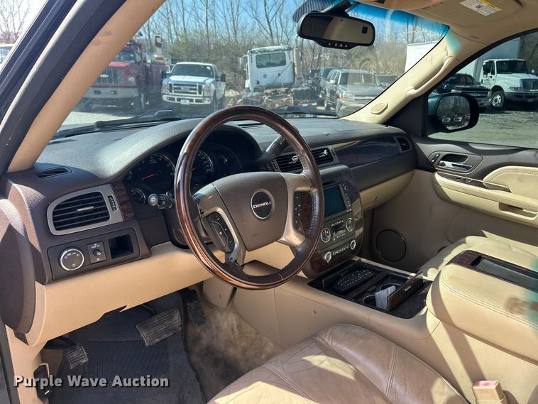 image for item FC5256 2008 GMC Yukon Denali XL SUV