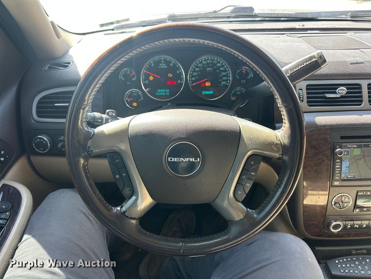 image for item FC5256 2008 GMC Yukon Denali XL SUV