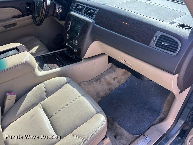 image for item FC5256 2008 GMC Yukon Denali XL SUV