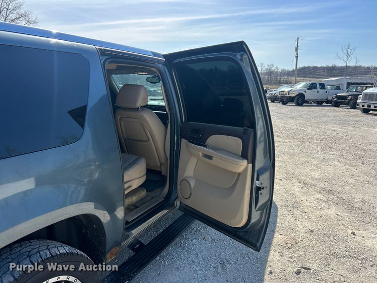 image for item FC5256 2008 GMC Yukon Denali XL SUV