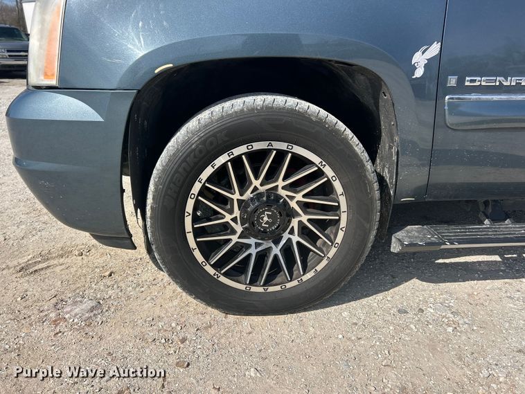image for item FC5256 2008 GMC Yukon Denali XL SUV