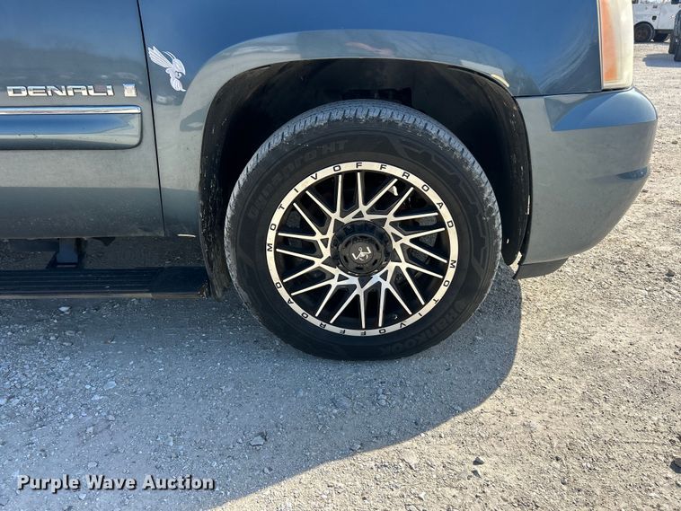 image for item FC5256 2008 GMC Yukon Denali XL SUV