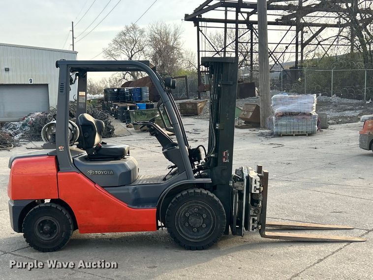 image for item FC5282 Toyota 8FGU30 forklift