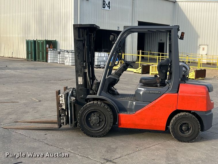 image for item FC5282 Toyota 8FGU30 forklift
