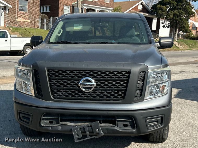 image for item FC5283 2017 Nissan Titan pickup truck
