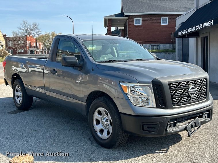 image for item FC5283 2017 Nissan Titan pickup truck