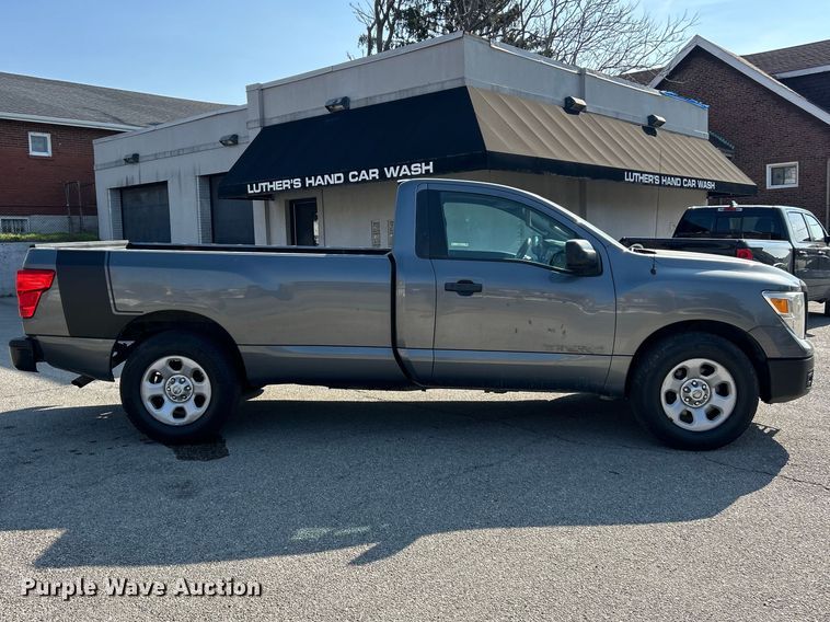 image for item FC5283 2017 Nissan Titan pickup truck