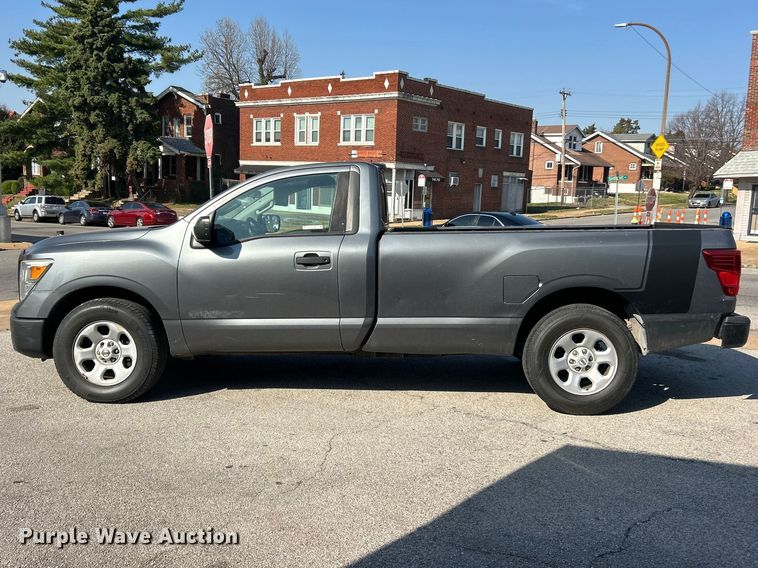 image for item FC5283 2017 Nissan Titan pickup truck