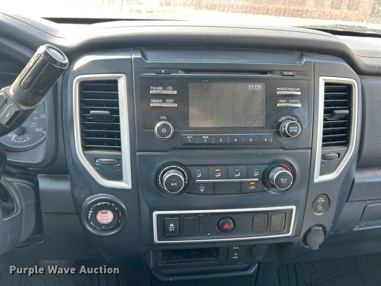 image for item FC5283 2017 Nissan Titan pickup truck