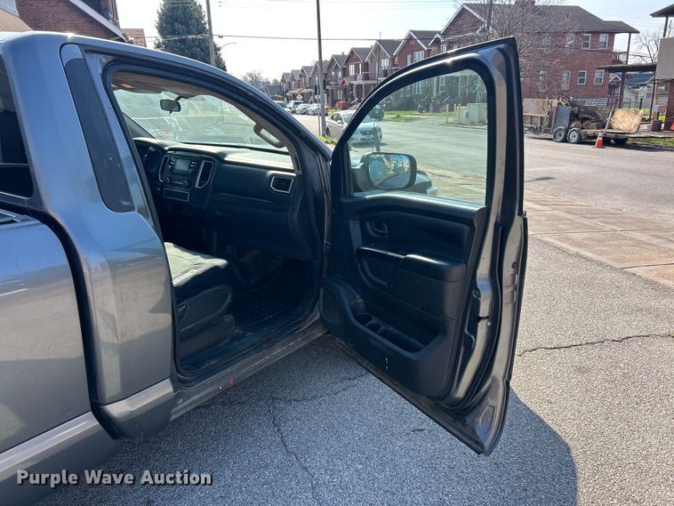 image for item FC5283 2017 Nissan Titan pickup truck