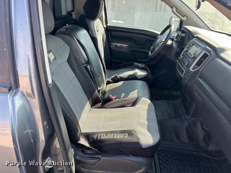 image for item FC5283 2017 Nissan Titan pickup truck