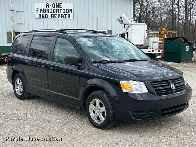 image for item FC5294 2010 Dodge Grand Caravan SE van