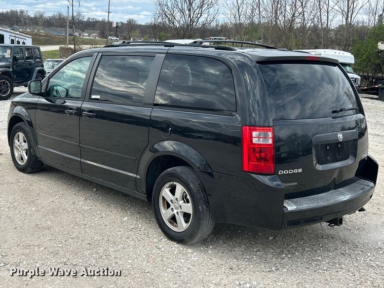 image for item FC5294 2010 Dodge Grand Caravan SE van