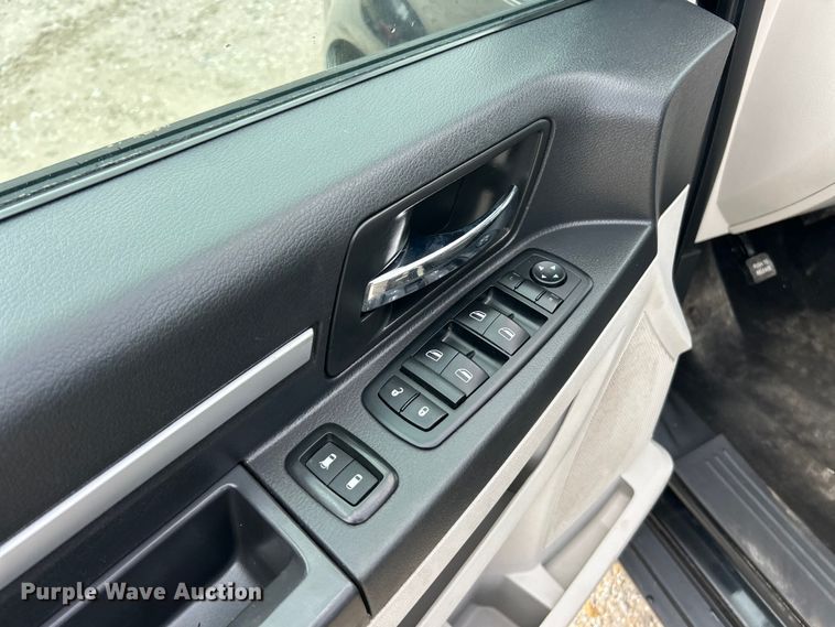 image for item FC5294 2010 Dodge Grand Caravan SE van