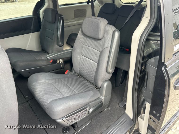 image for item FC5294 2010 Dodge Grand Caravan SE van