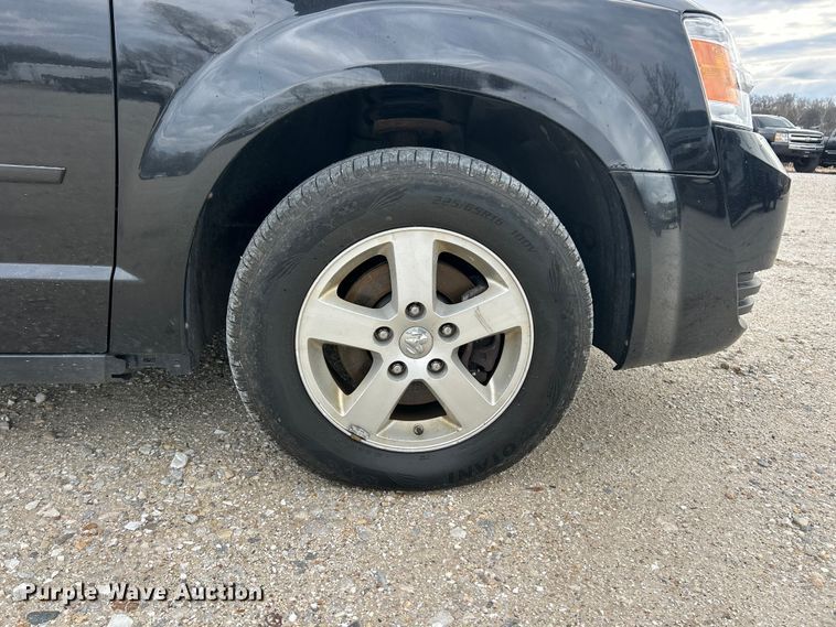 image for item FC5294 2010 Dodge Grand Caravan SE van