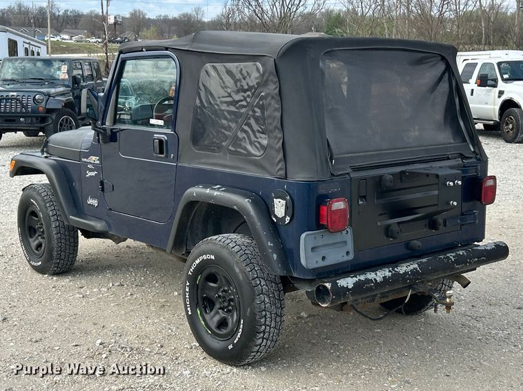 image for item FC5295 2000 Jeep Wrangler Sport SUV