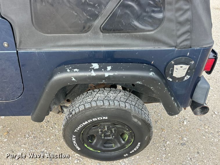 image for item FC5295 2000 Jeep Wrangler Sport SUV