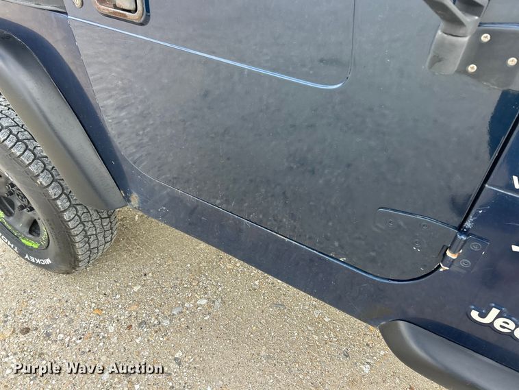 image for item FC5295 2000 Jeep Wrangler Sport SUV