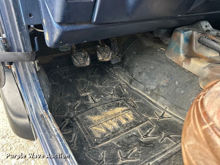 image for item FC5295 2000 Jeep Wrangler Sport SUV