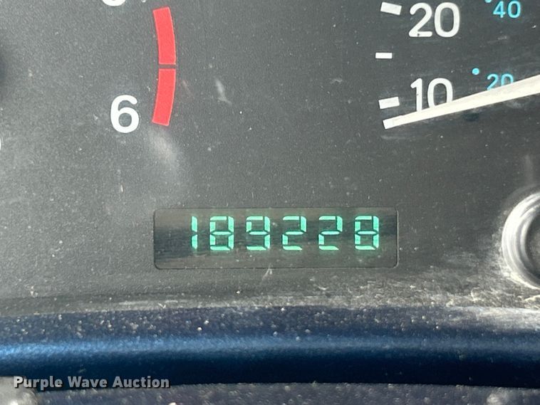 image for item FC5295 2000 Jeep Wrangler Sport SUV