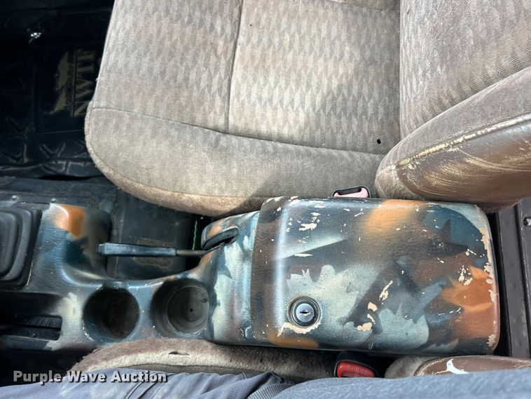 image for item FC5295 2000 Jeep Wrangler Sport SUV